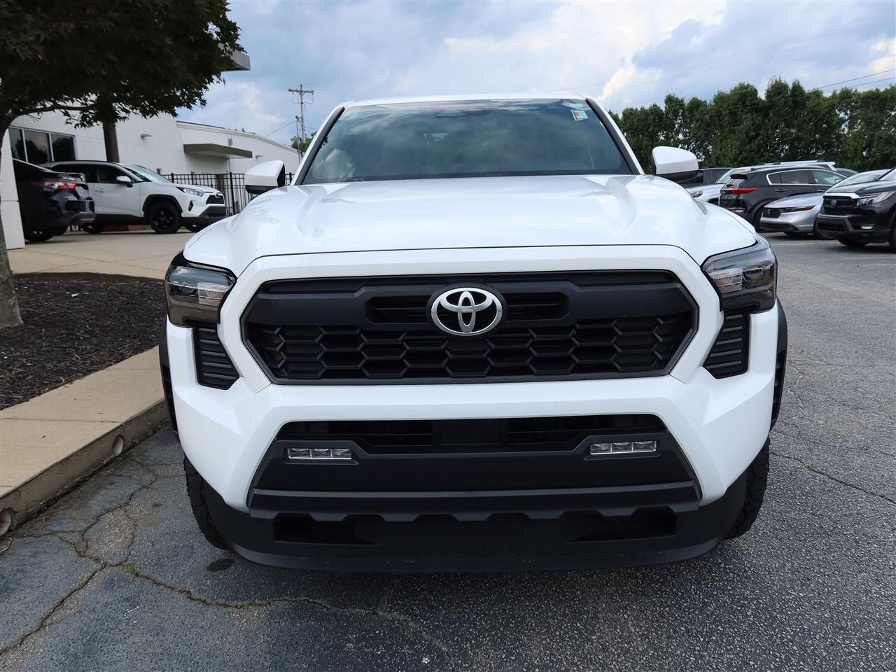 Toyota Tacoma Double Cab 4WD 2025