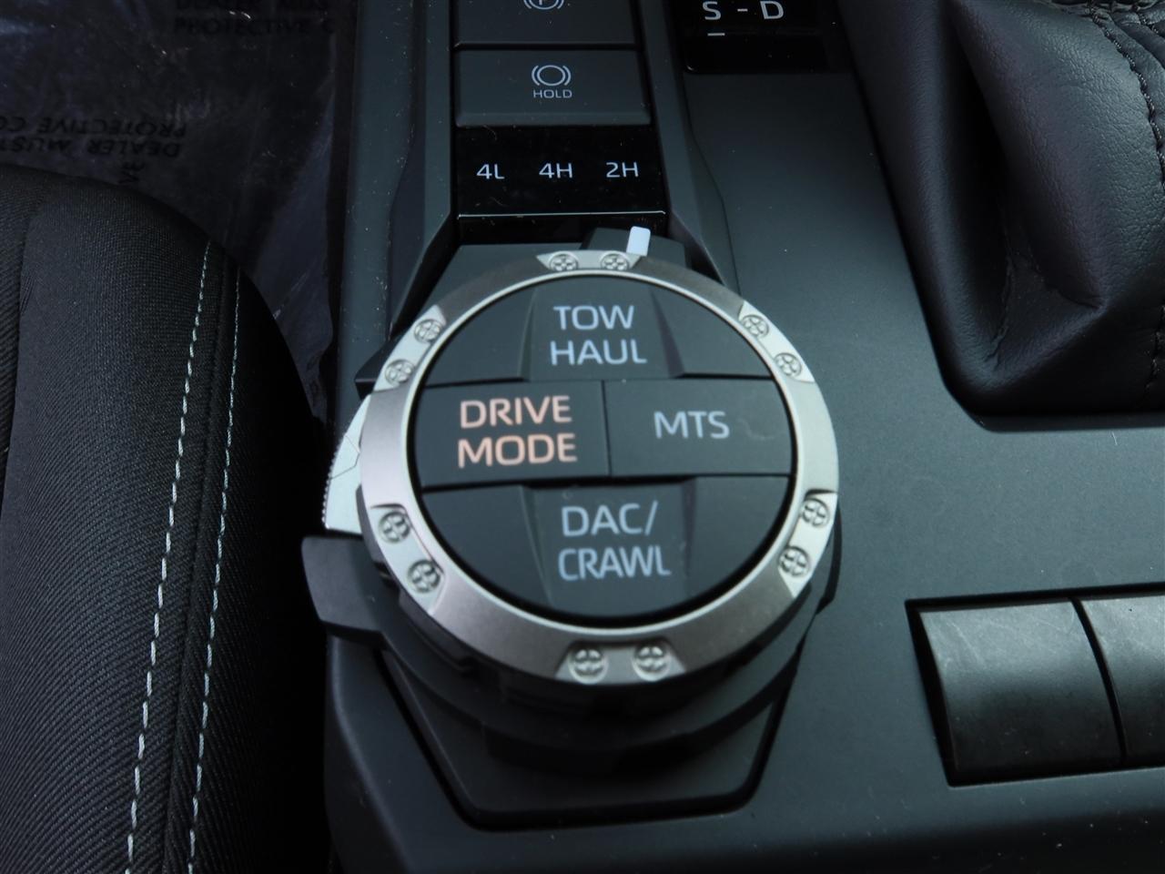 Toyota Tacoma Double Cab 4WD 2025