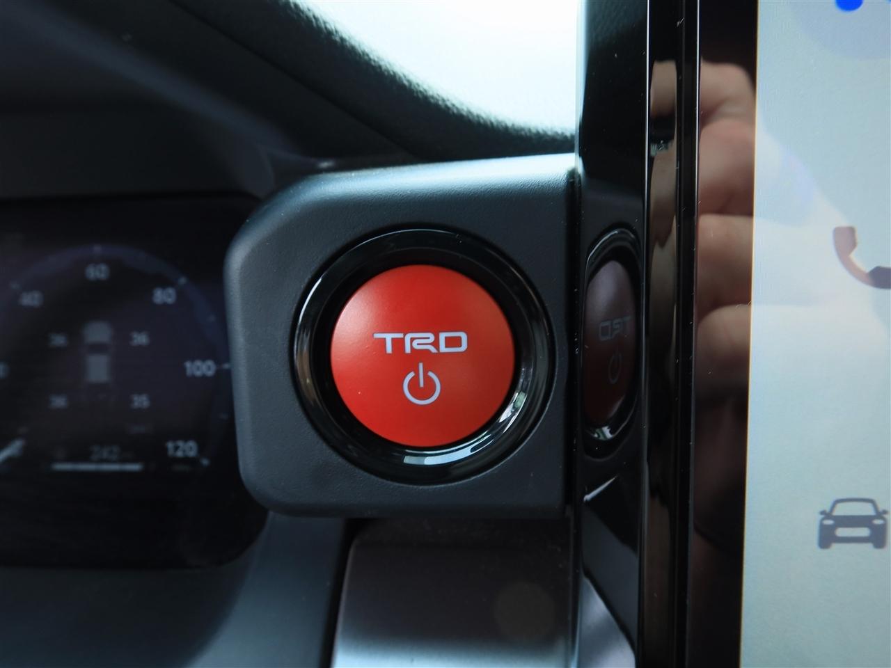 Toyota Tacoma Double Cab 4WD 2025