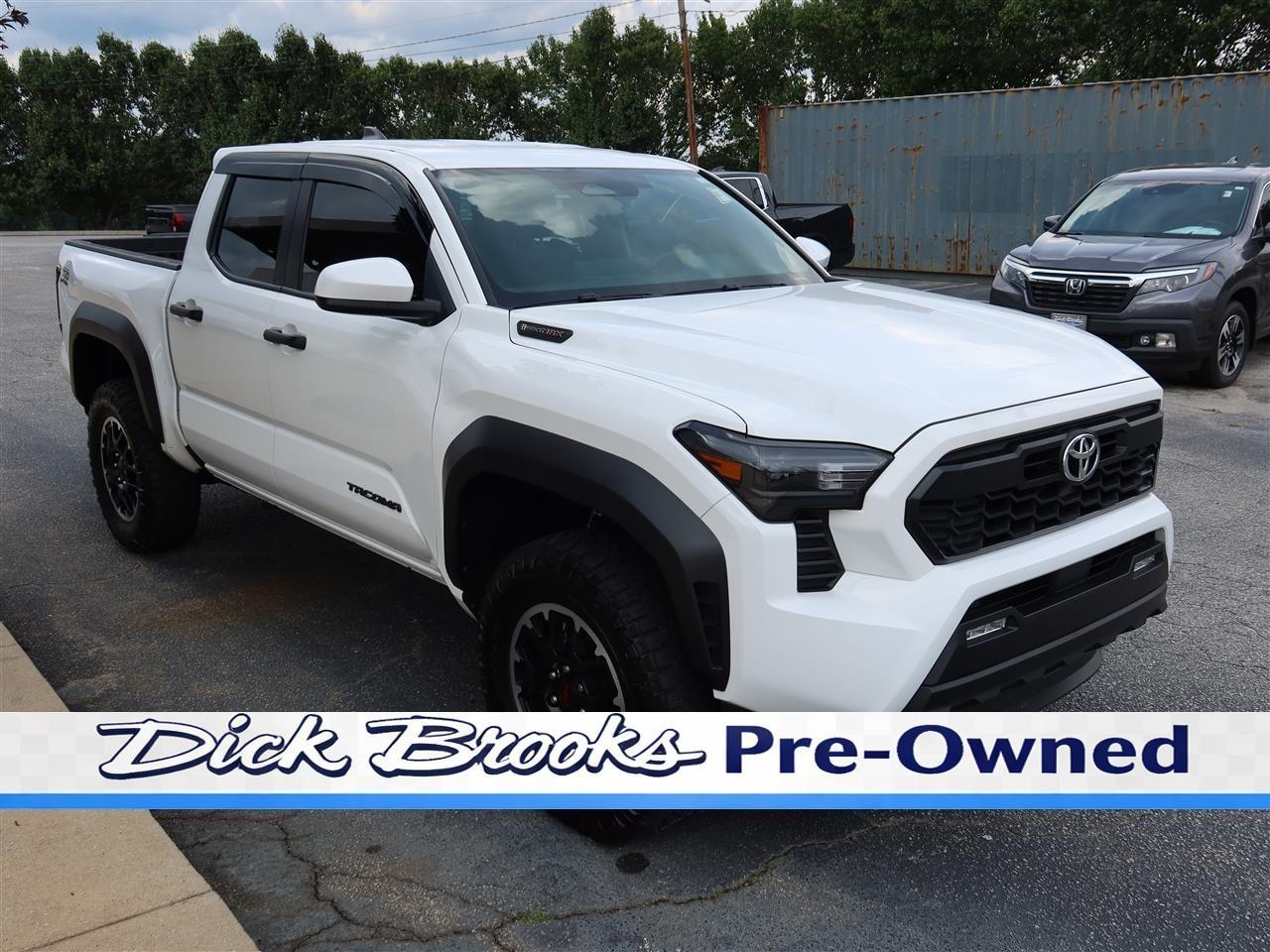 Toyota Tacoma Double Cab 4WD 2025