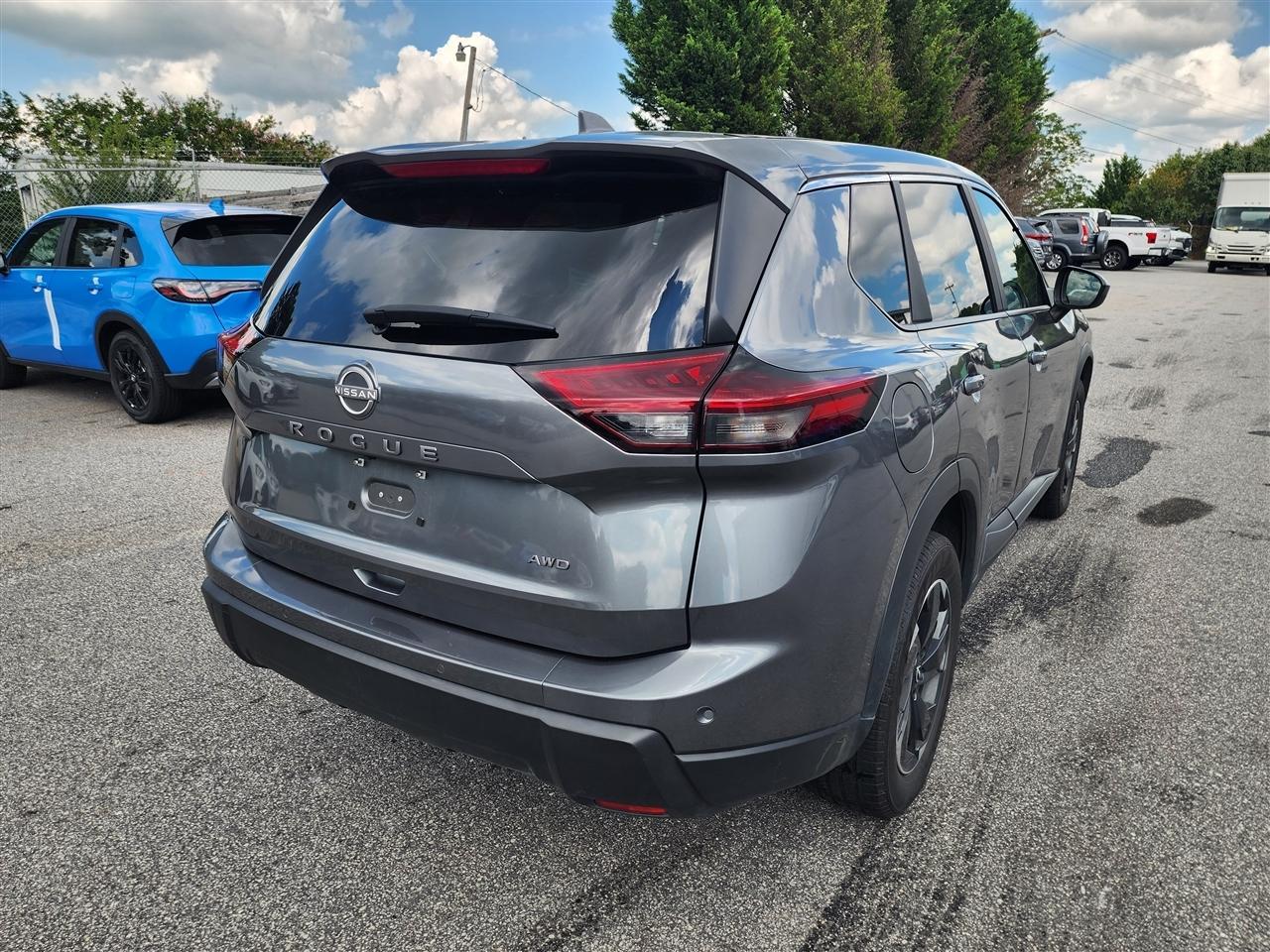 Nissan Rogue SV AWD 2025