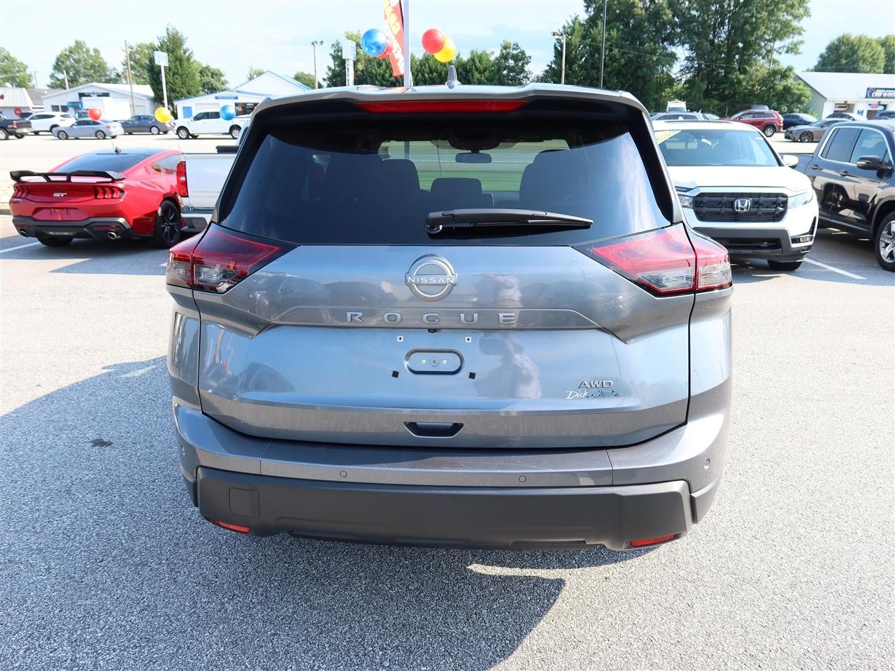 Nissan Rogue SV AWD 2025