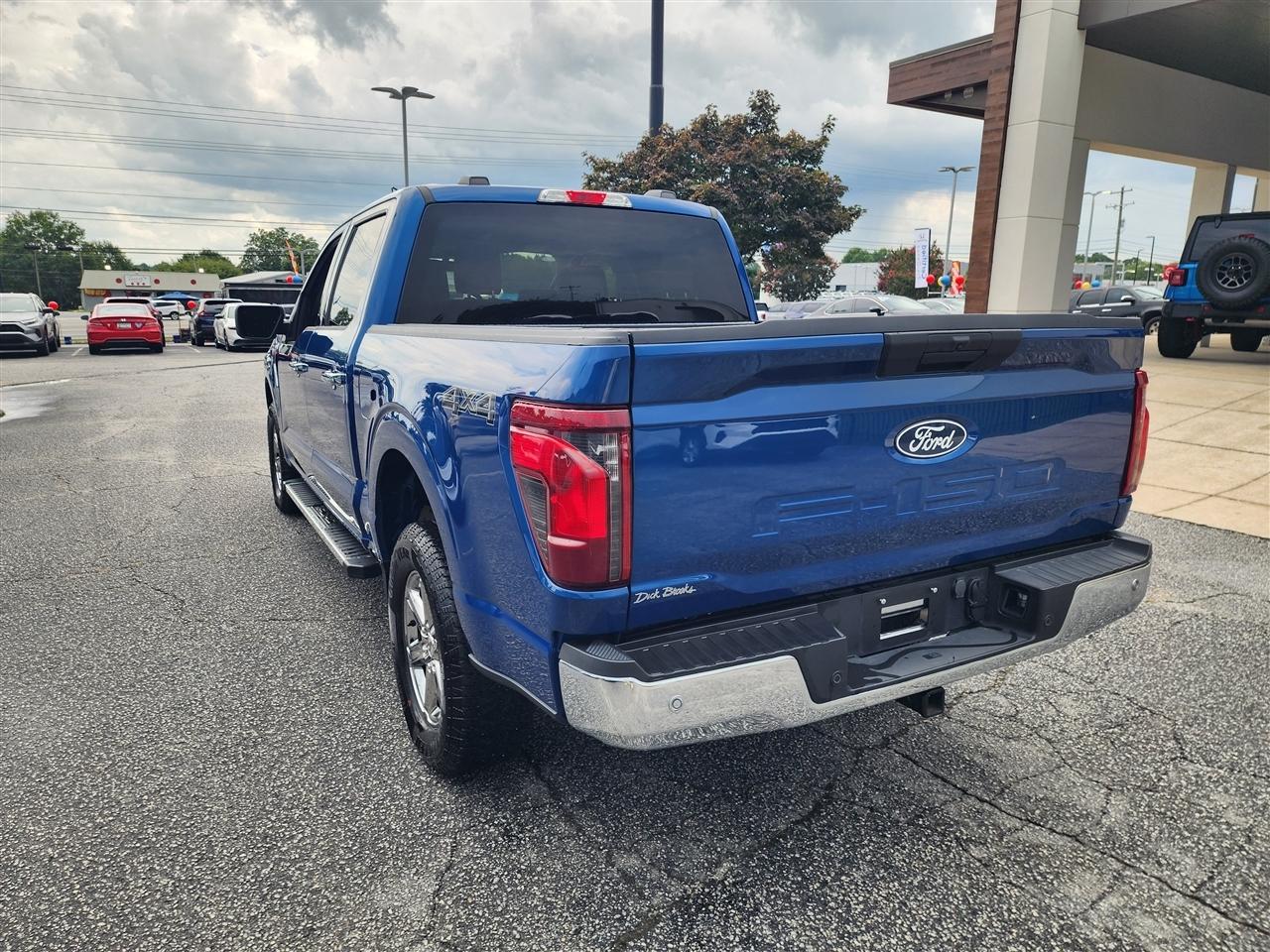 Ford F-150 XLT SuperCrew 4WD 2025