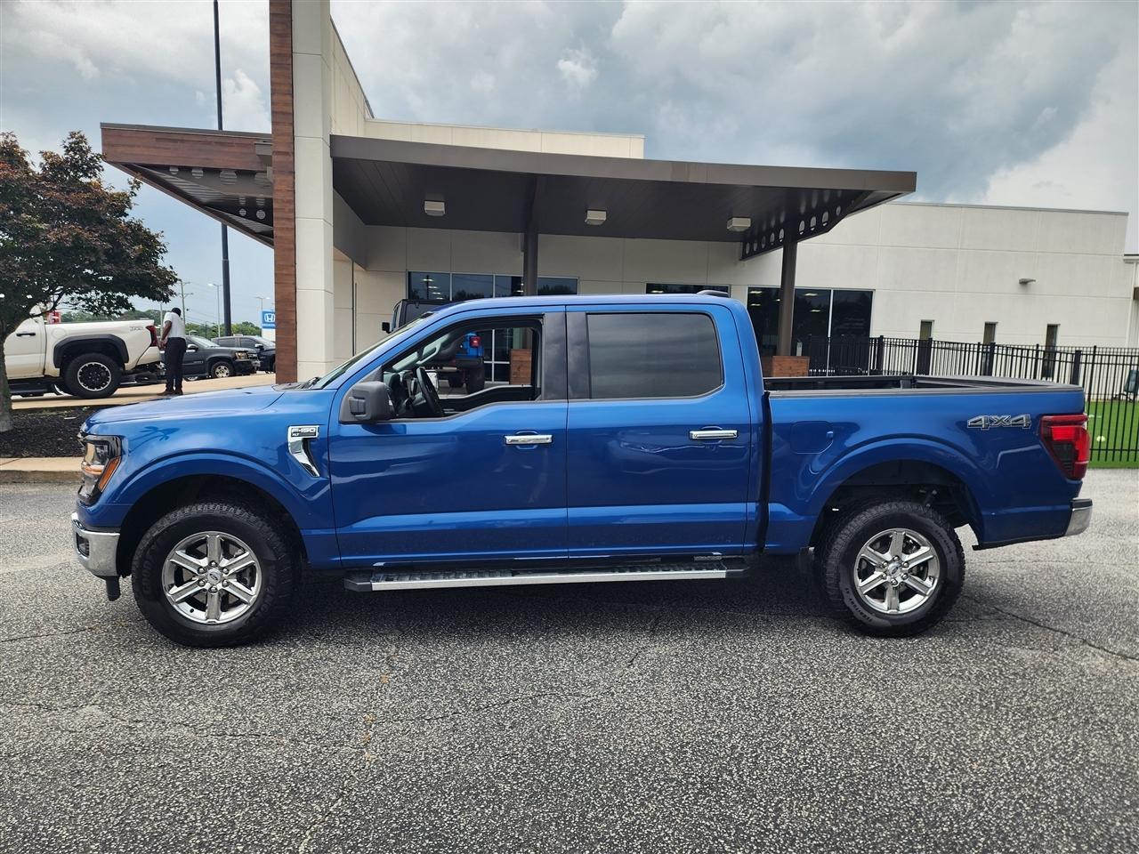 Ford F-150 XLT SuperCrew 4WD 2025