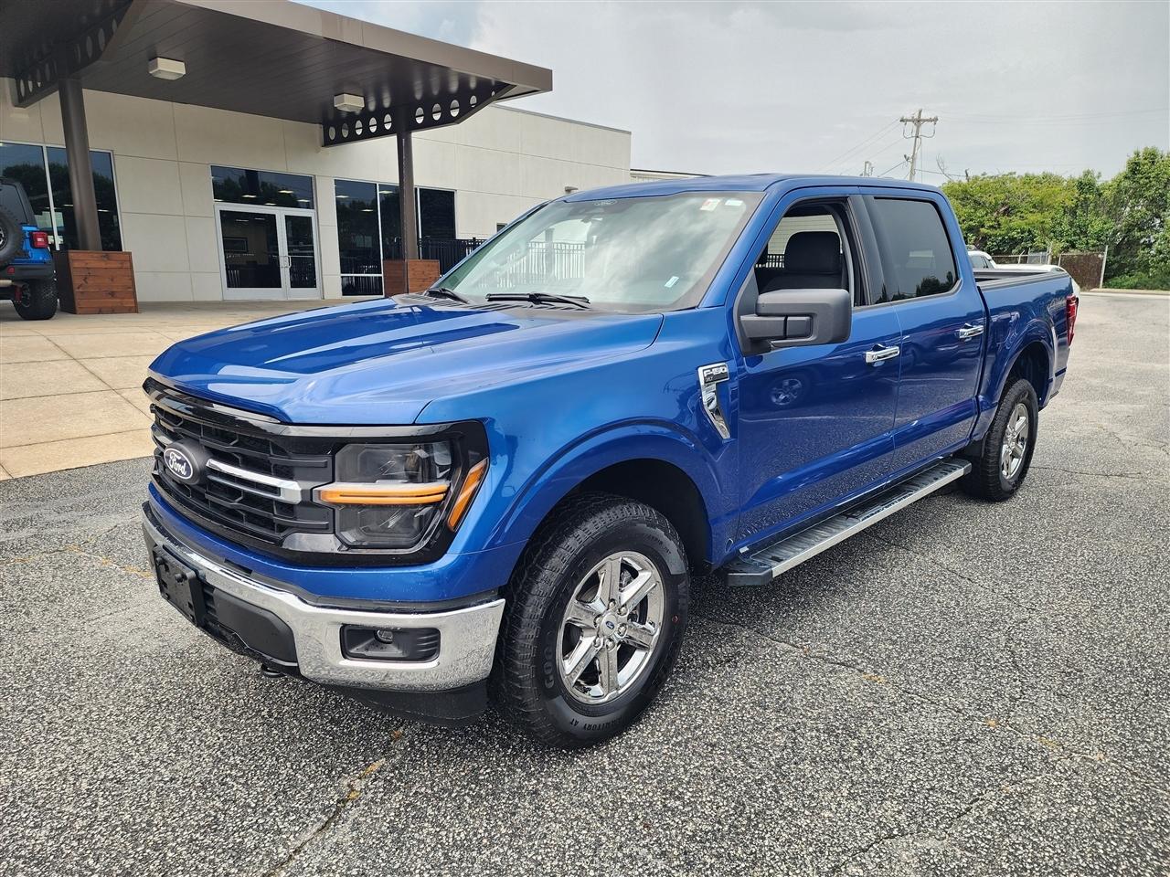 Ford F-150 XLT SuperCrew 4WD 2025