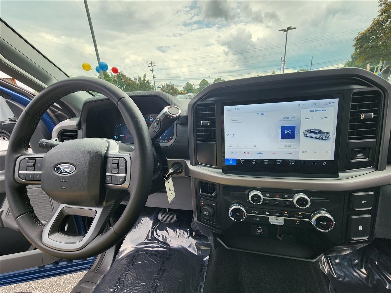 Ford F-150 XLT SuperCrew 4WD 2025