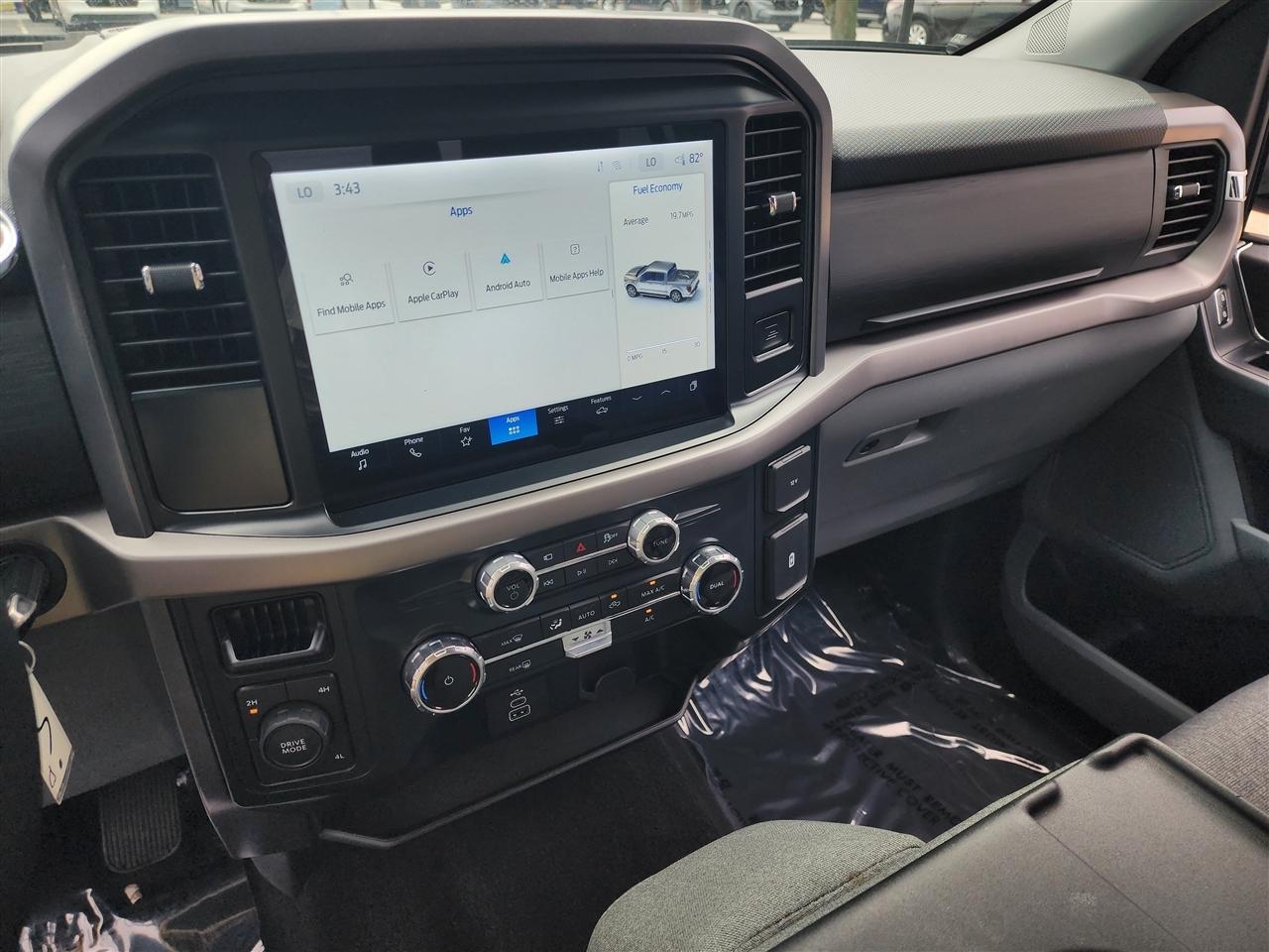 Ford F-150 XLT SuperCrew 4WD 2025