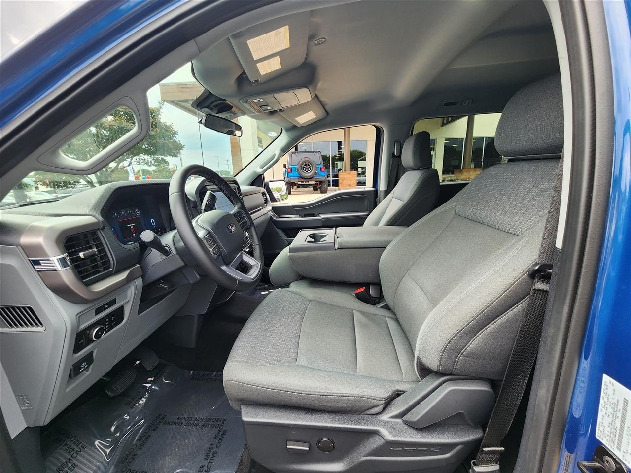 Ford F-150 XLT SuperCrew 4WD 2025