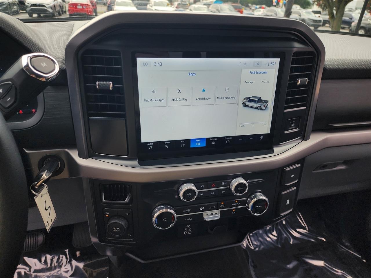 Ford F-150 XLT SuperCrew 4WD 2025