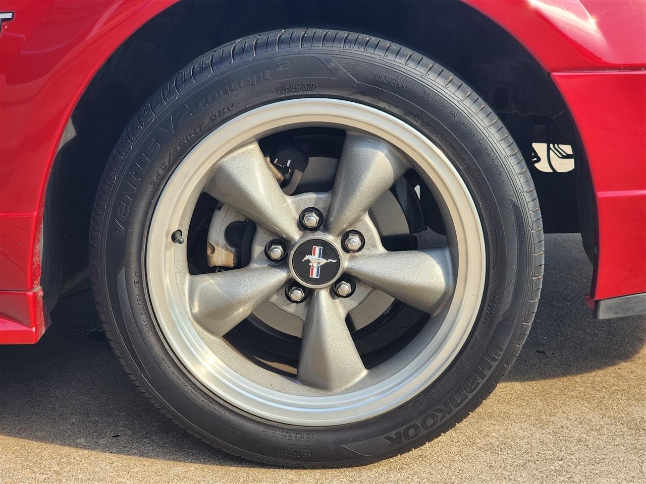 Ford Mustang GT Premium Coupe 2001