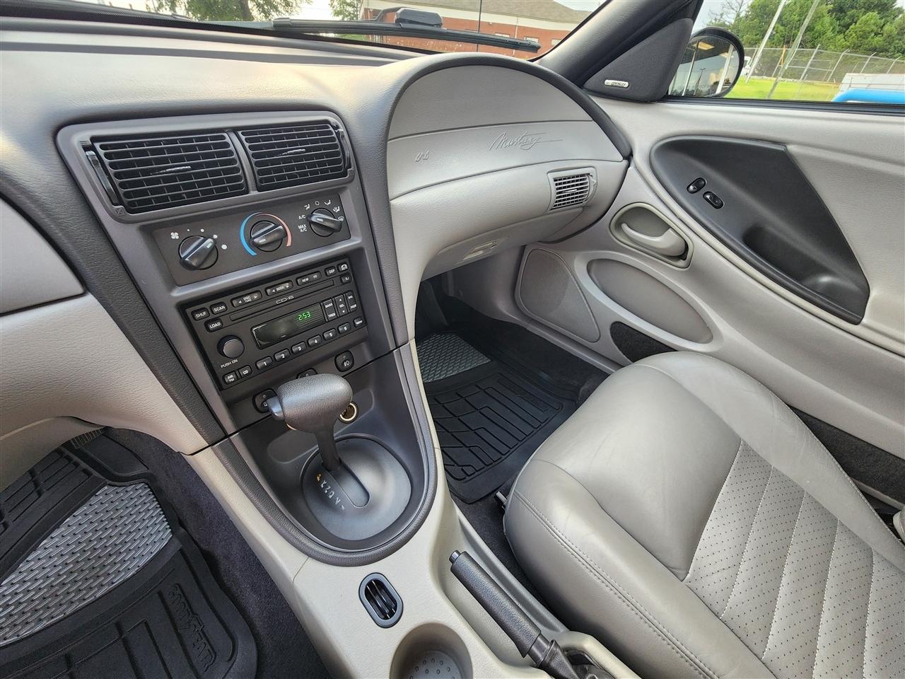 Ford Mustang GT Premium Coupe 2001
