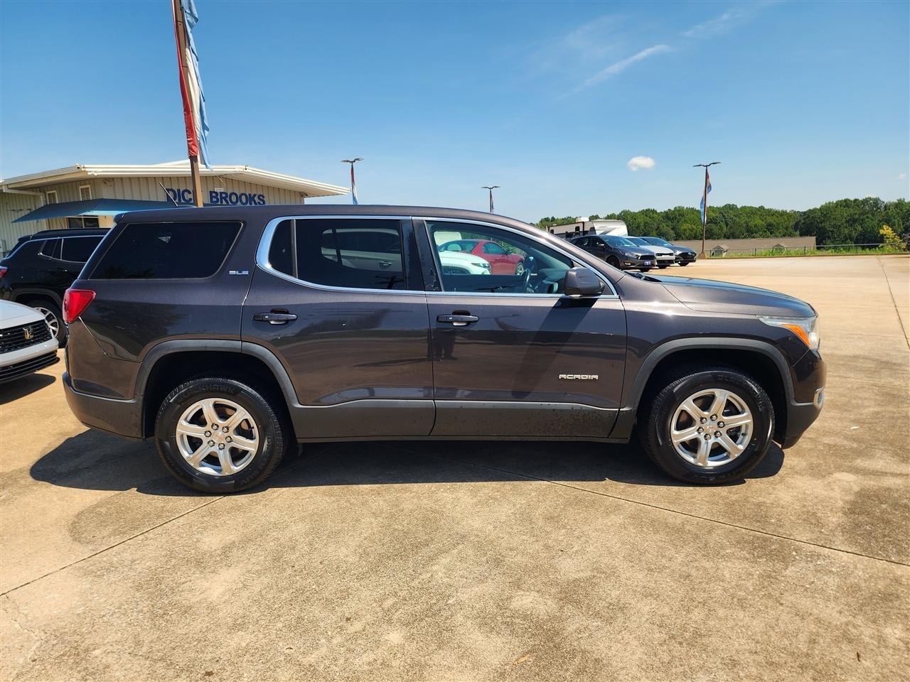GMC Acadia SLE-1 FWD 2017