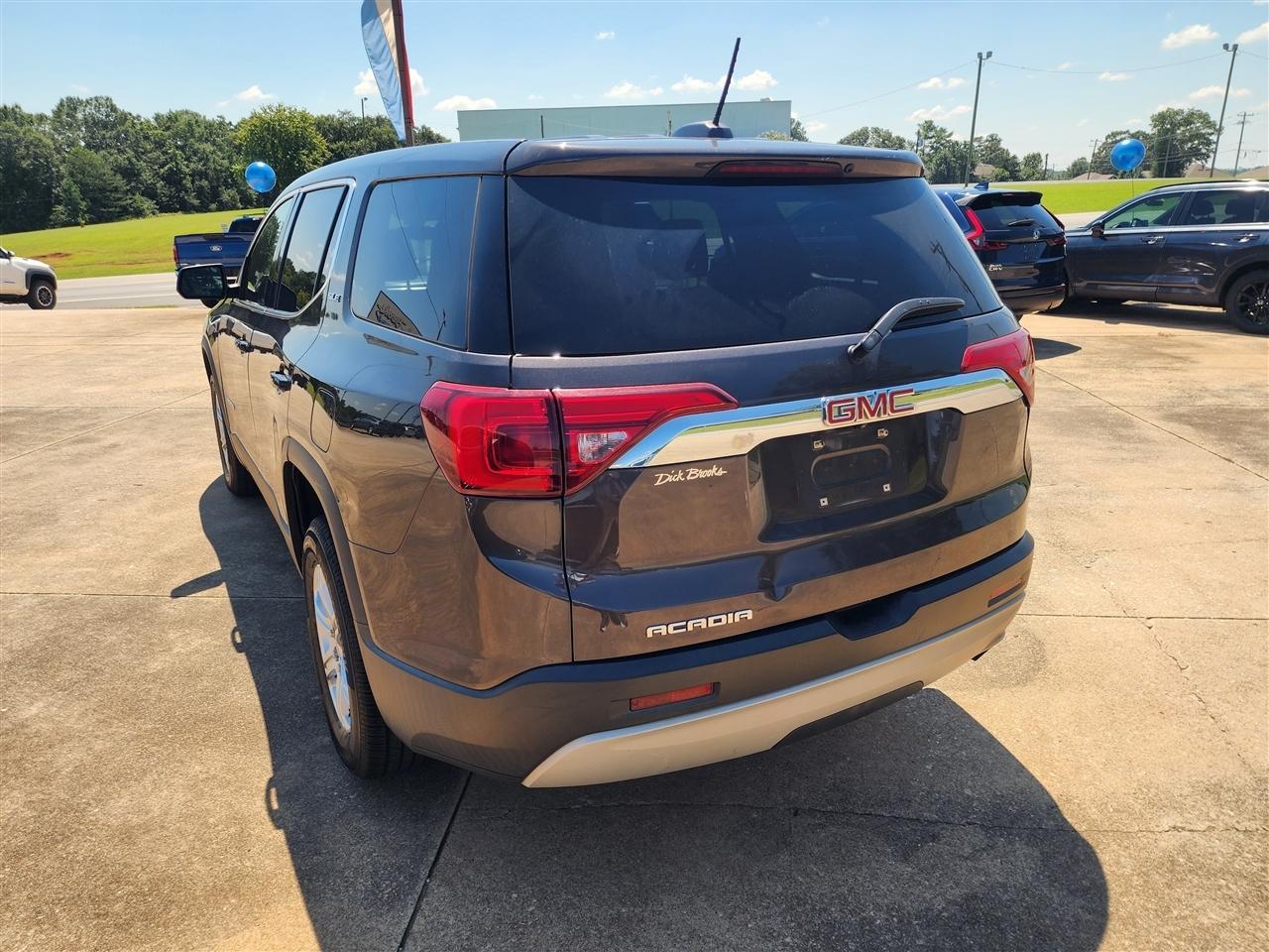 GMC Acadia SLE-1 FWD 2017