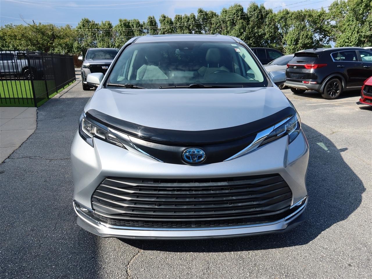 Toyota Sienna XLE 7-Passenger 2021