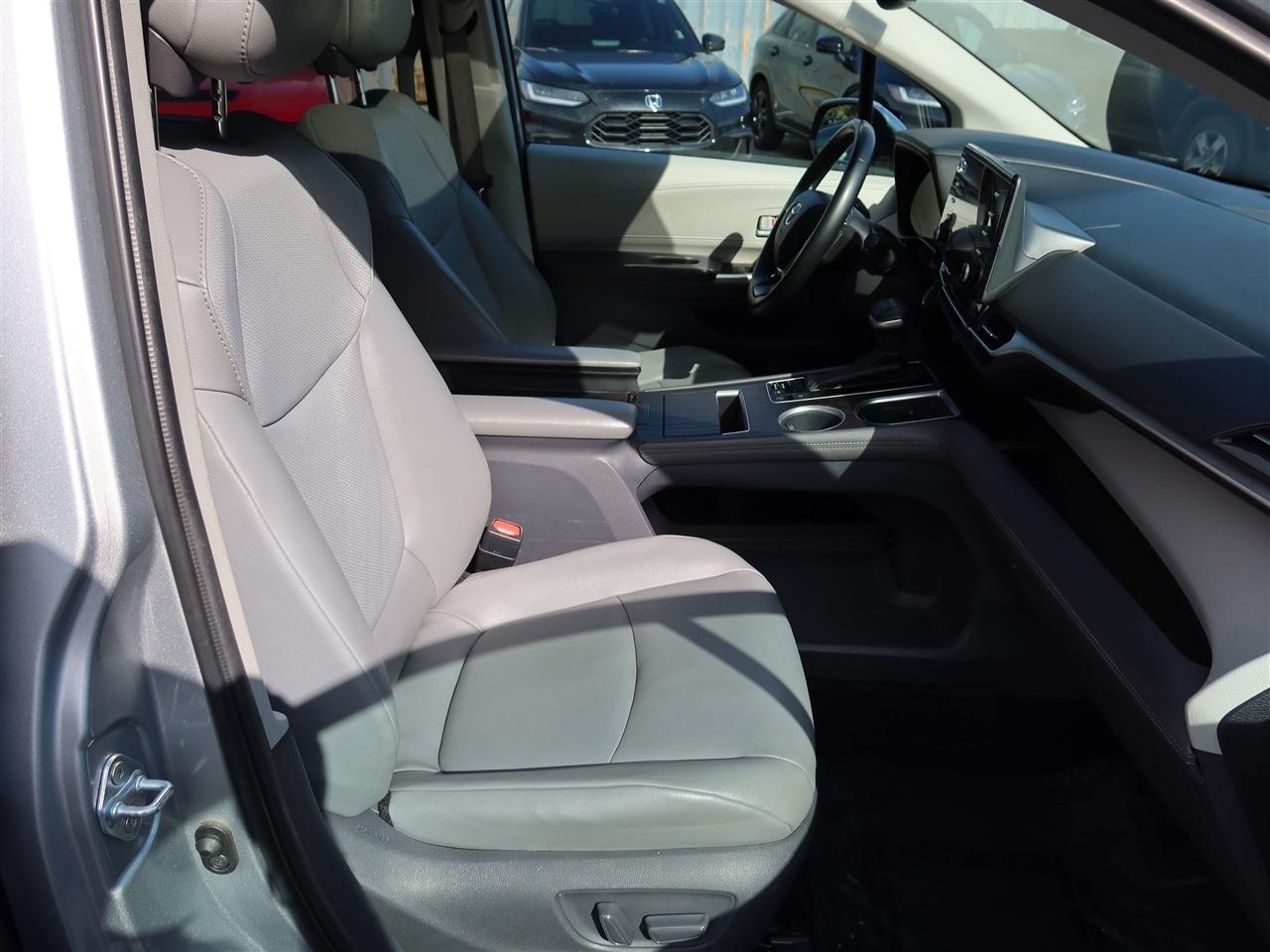 Toyota Sienna XLE 7-Passenger 2021
