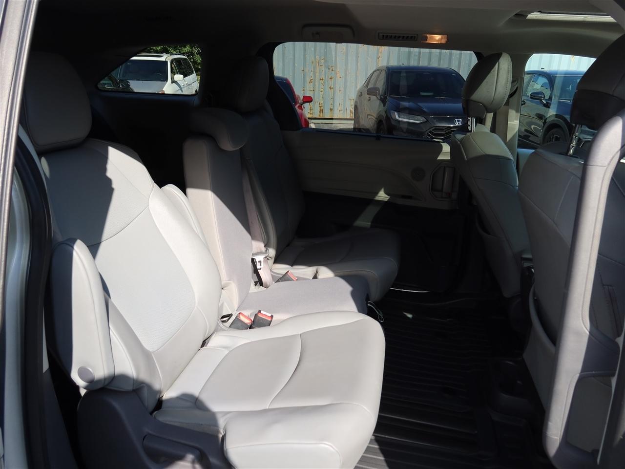 Toyota Sienna XLE 7-Passenger 2021