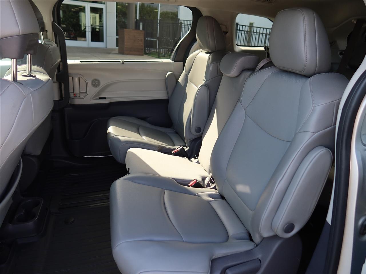 Toyota Sienna XLE 7-Passenger 2021