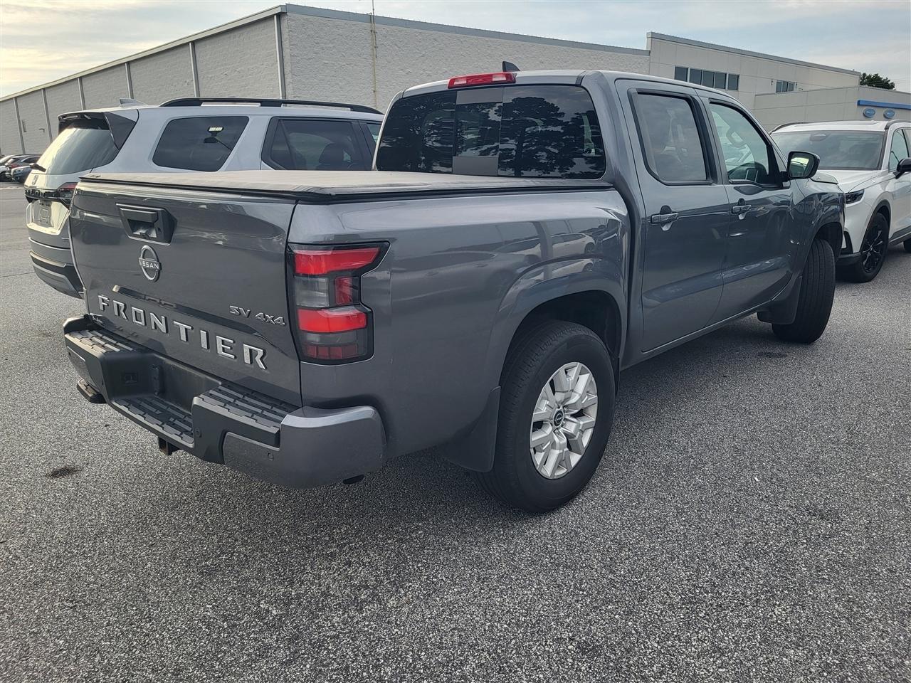 Nissan Frontier SV Crew Cab 4WD 2024