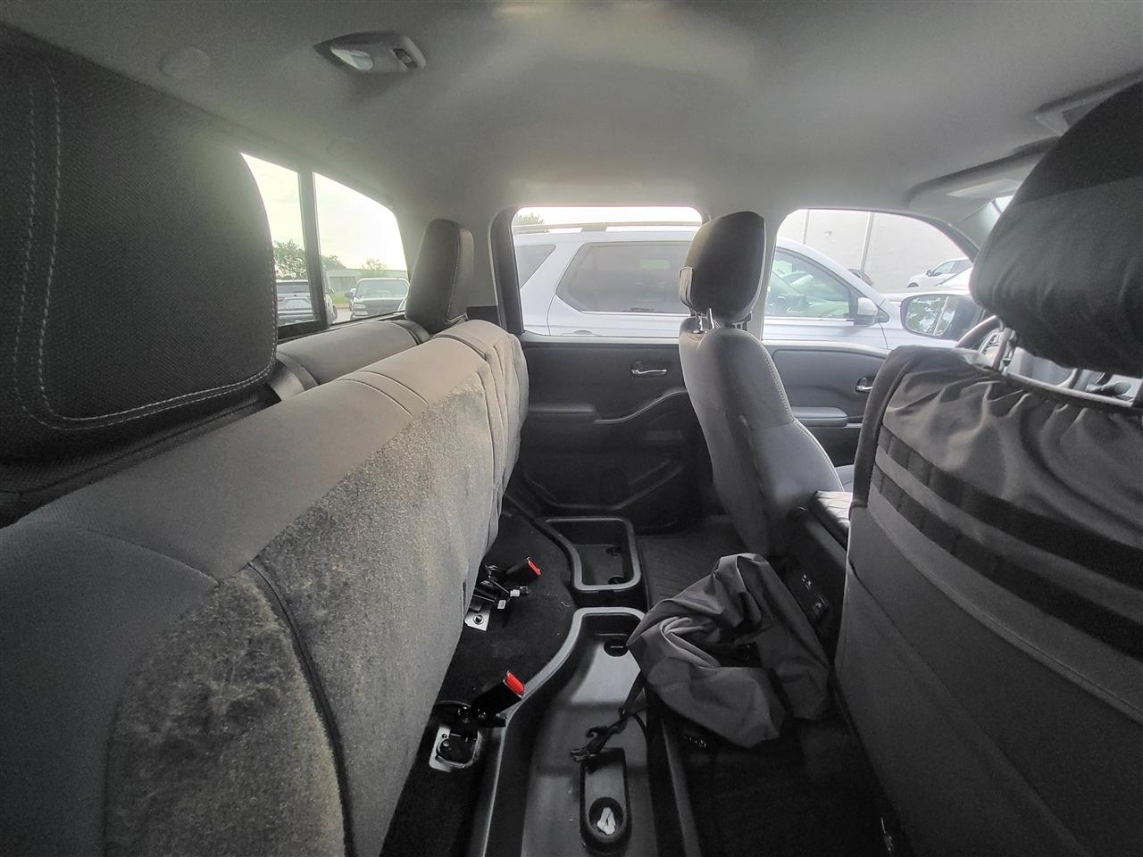 Nissan Frontier SV Crew Cab 4WD 2024
