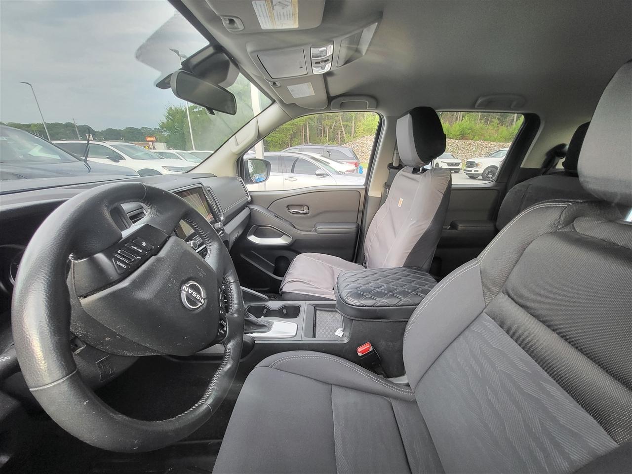 Nissan Frontier SV Crew Cab 4WD 2024