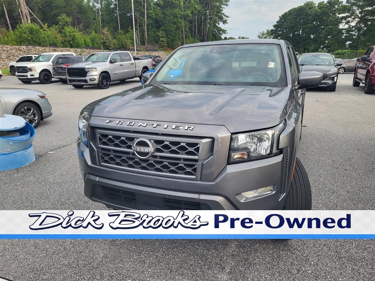 Nissan Frontier SV Crew Cab 4WD 2024