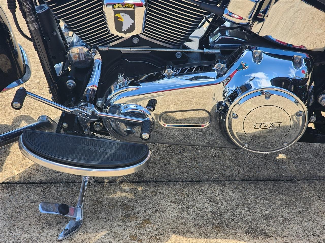 Harley-Davidson FLSTC103  2017
