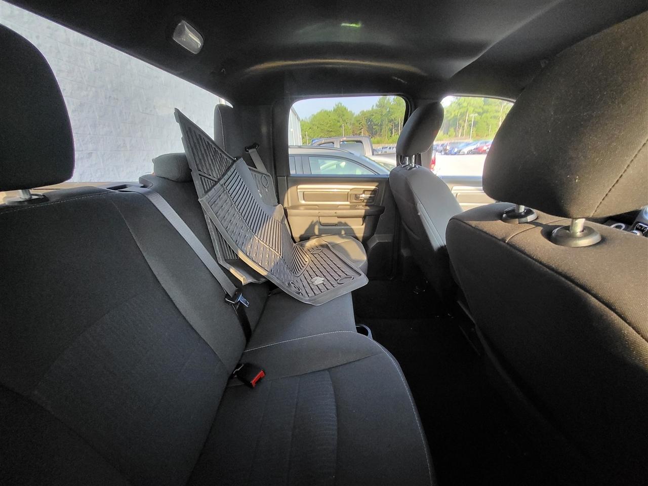 RAM 1500 Classic Tradesman Crew Cab SWB 4WD 2024