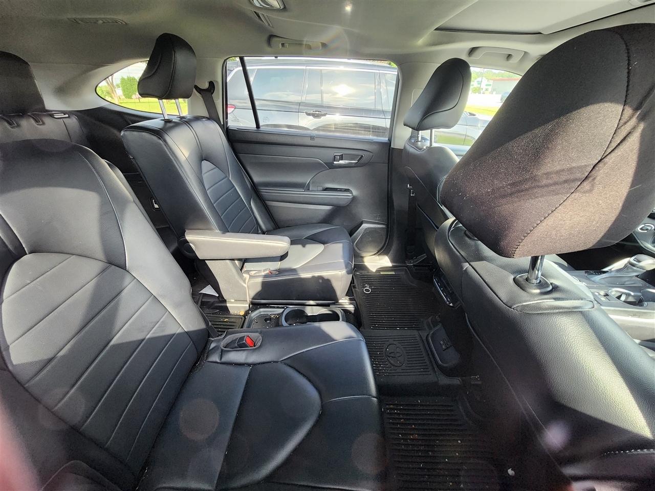 Toyota Highlander XLE FWD V6 2022