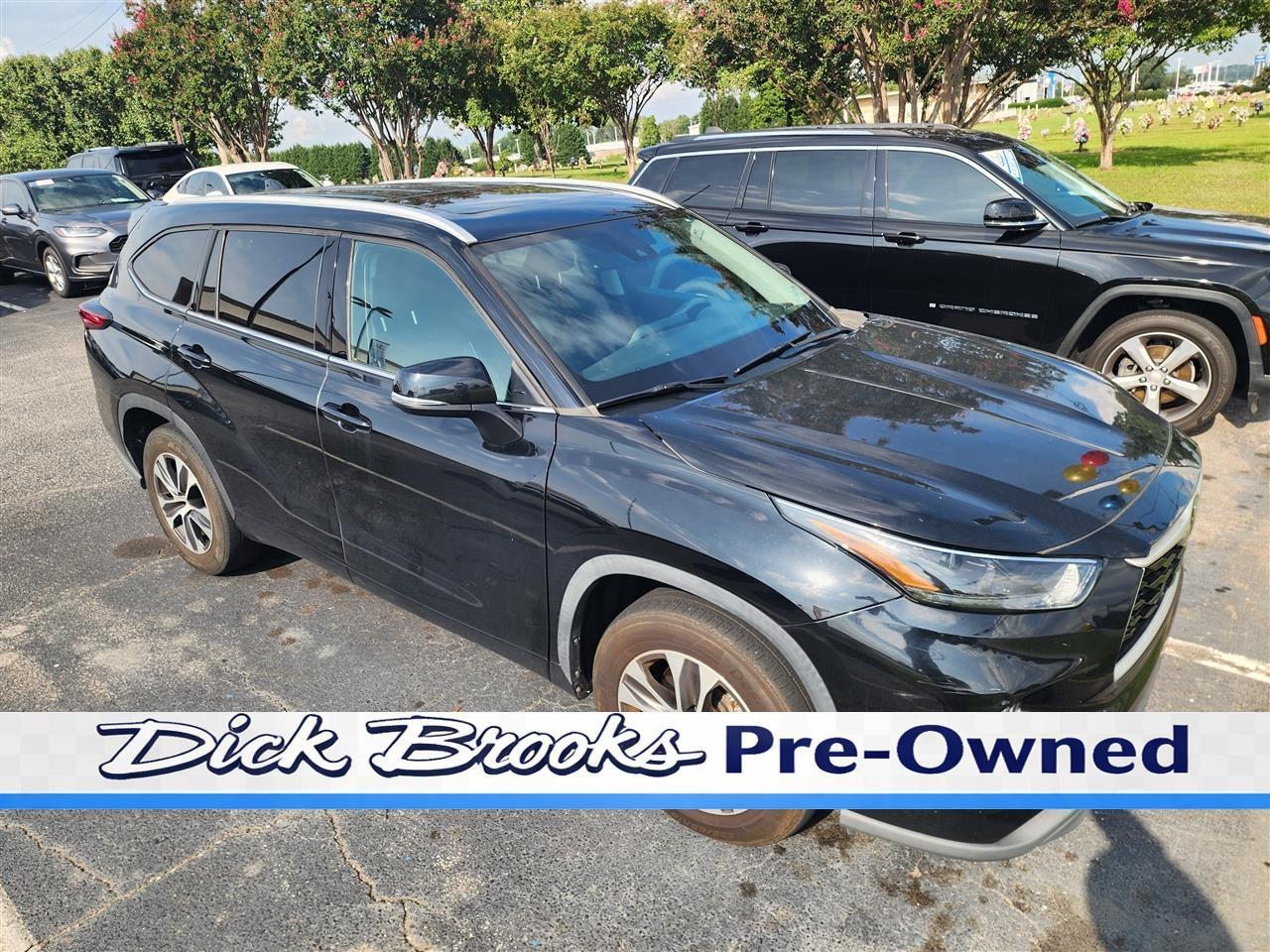 Toyota Highlander XLE FWD V6 2022