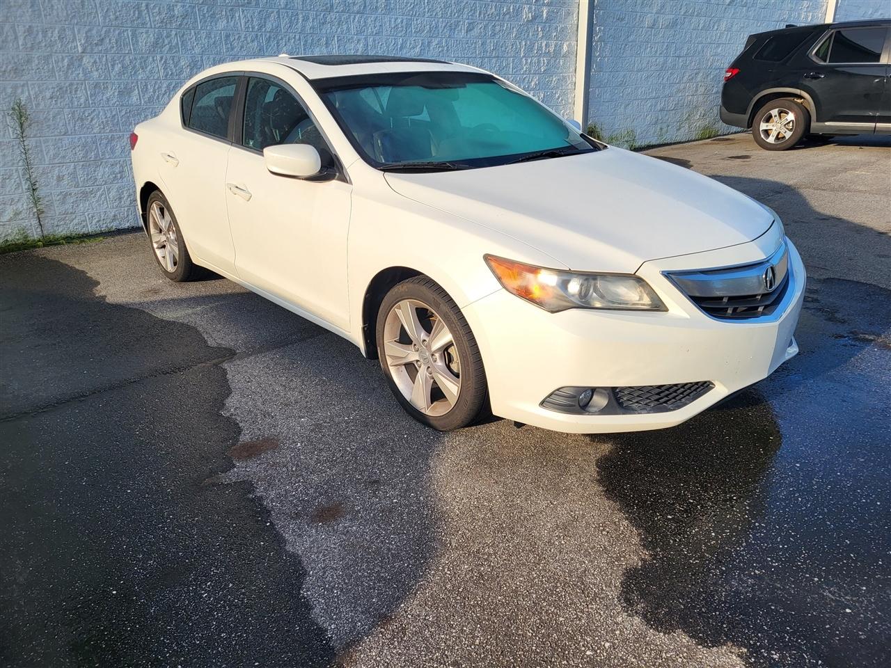 Acura ILX 5-Spd AT w/ Technology Package 2013