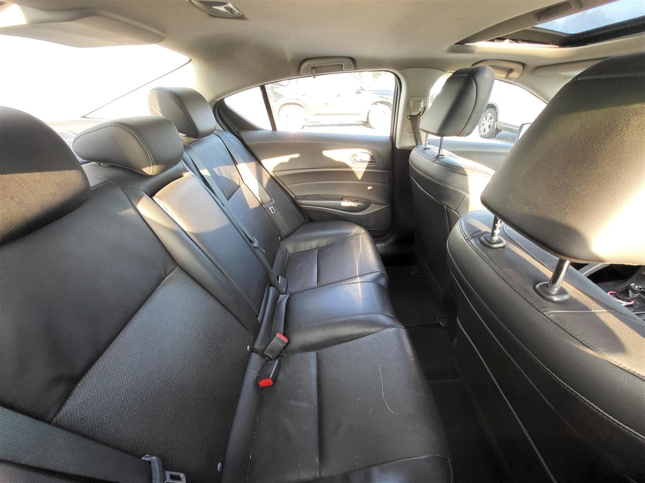 Acura ILX 5-Spd AT w/ Technology Package 2013