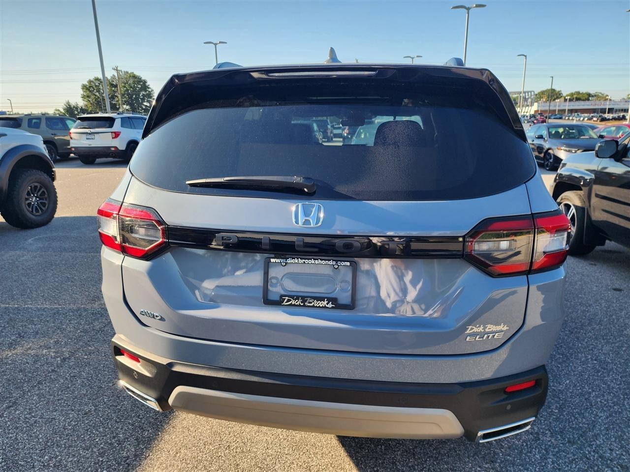 Honda Pilot Elite AWD 2025