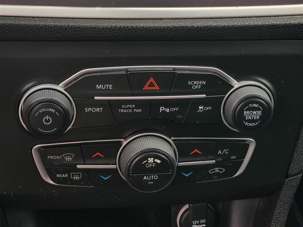 Dodge Charger SXT AWD 2022