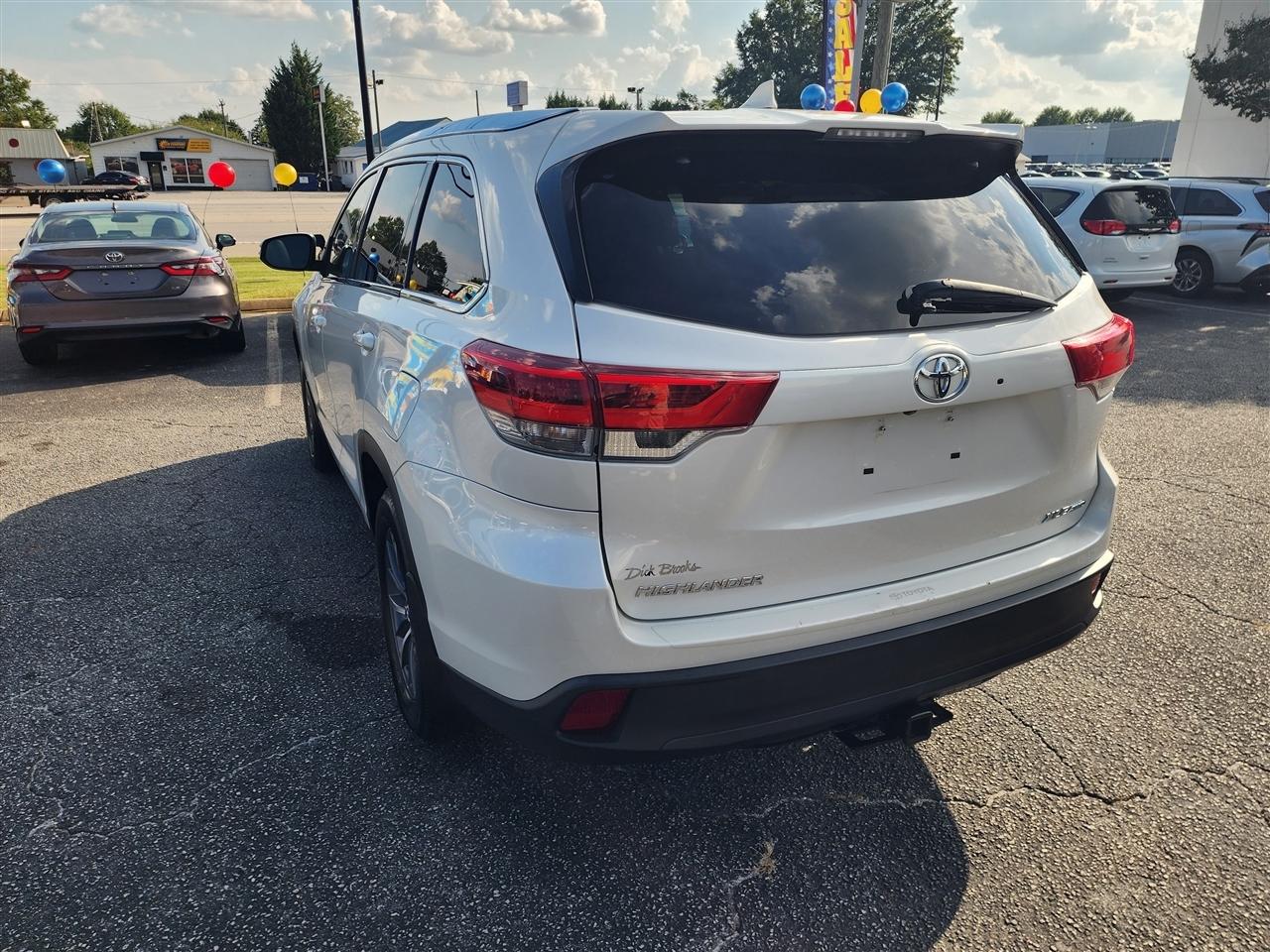 Toyota Highlander XLE AWD V6 2019