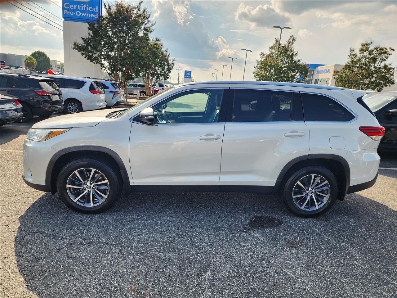 Toyota Highlander XLE AWD V6 2019