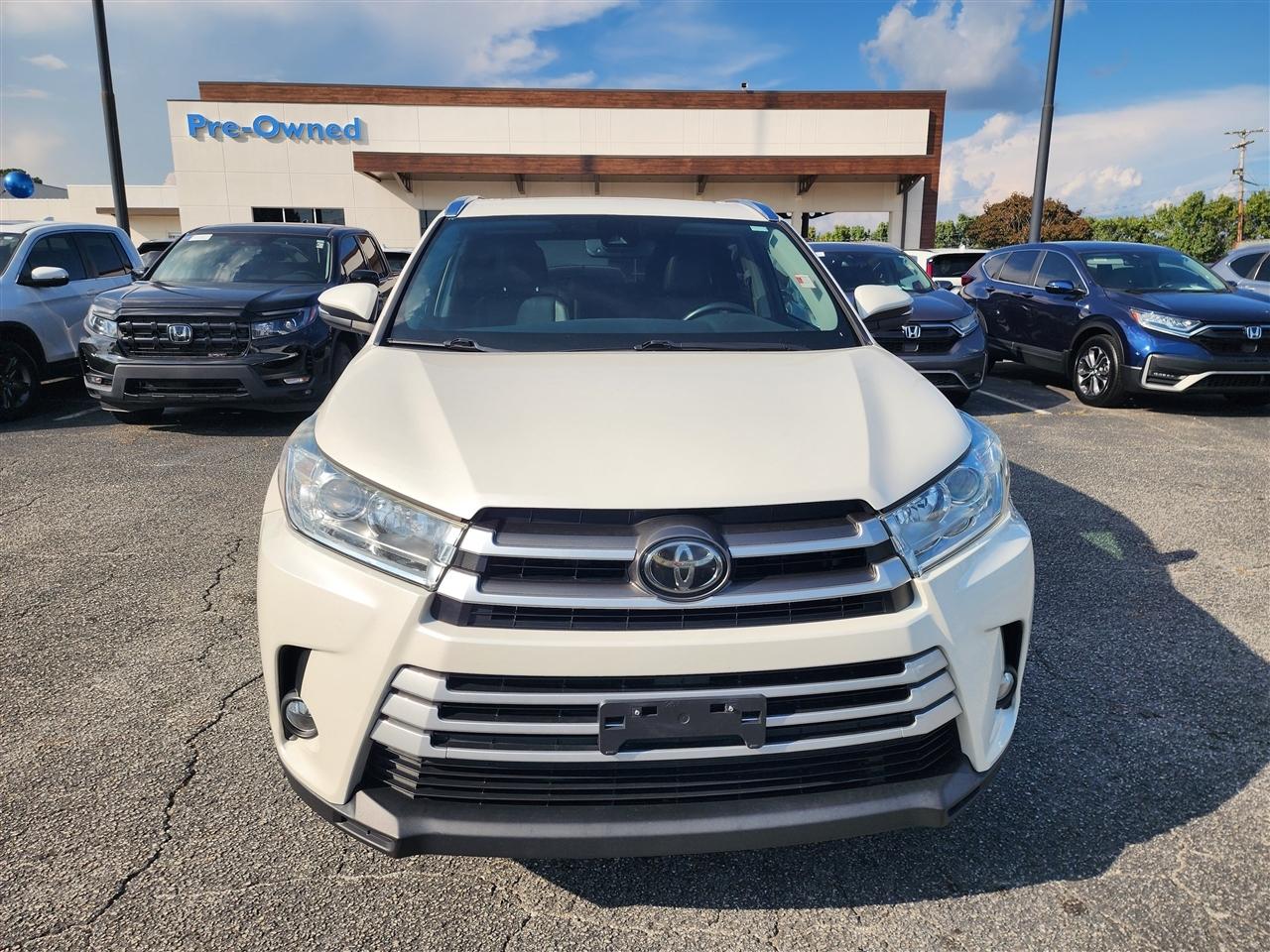 Toyota Highlander XLE AWD V6 2019