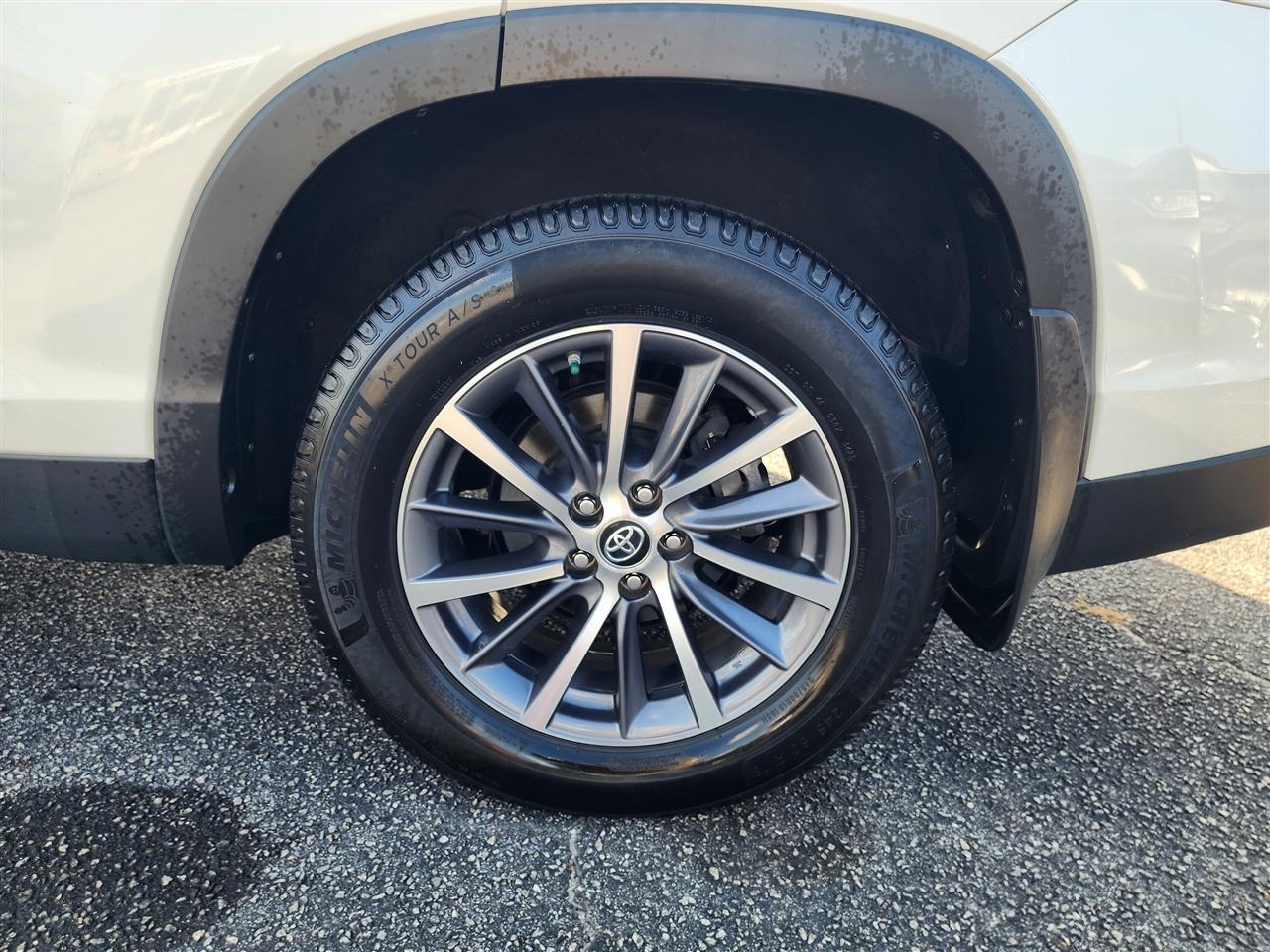 Toyota Highlander XLE AWD V6 2019