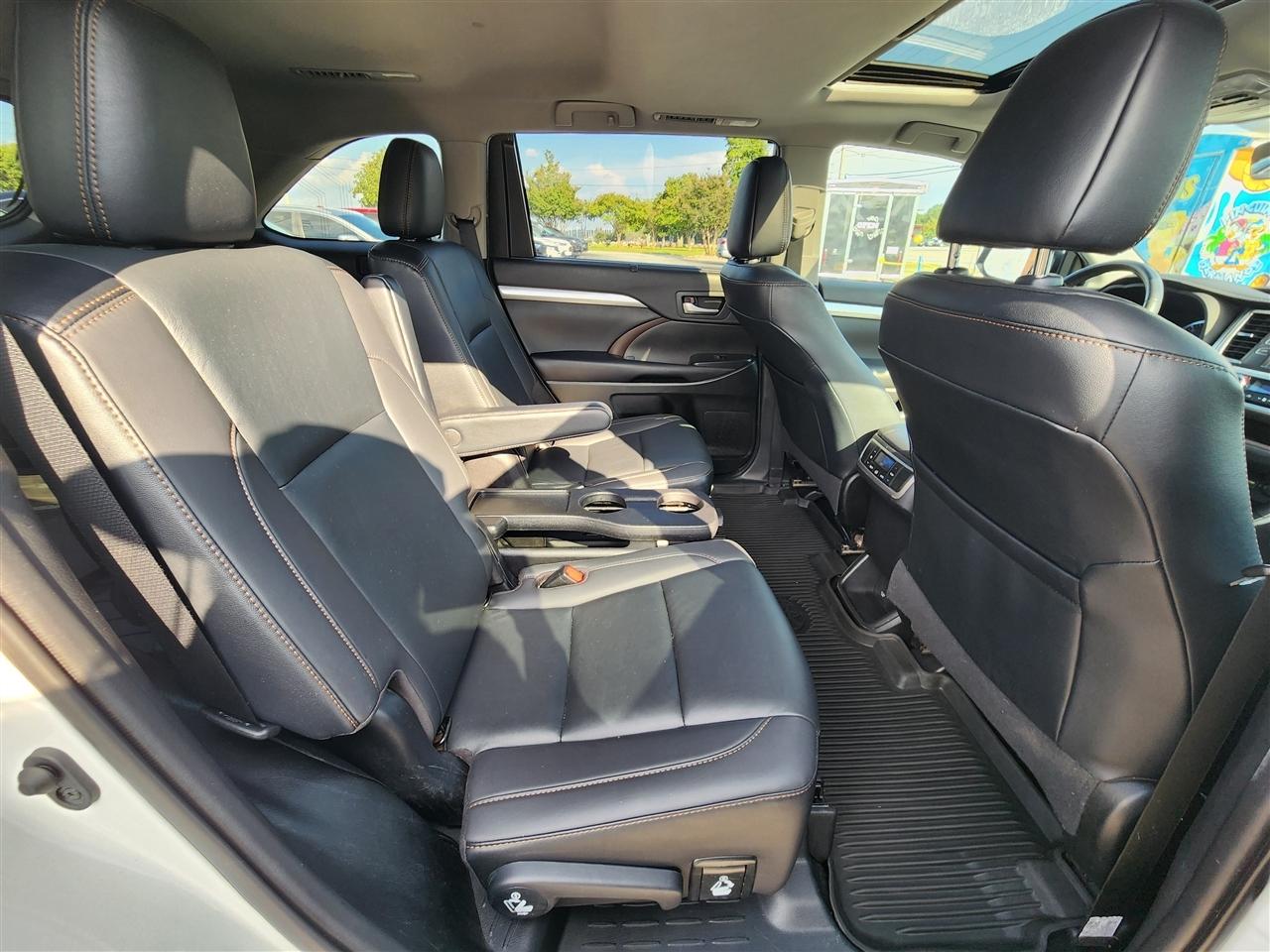 Toyota Highlander XLE AWD V6 2019