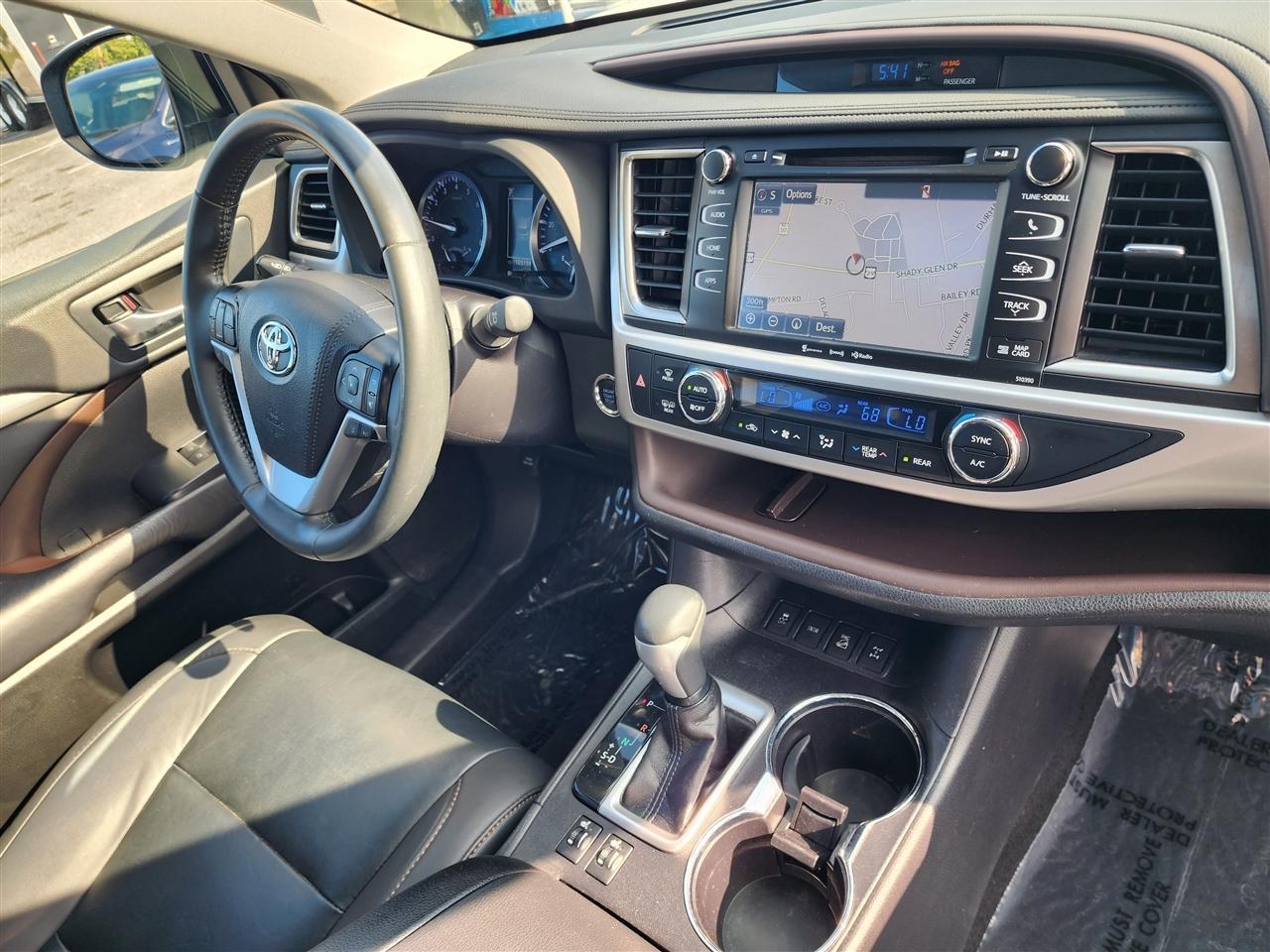 Toyota Highlander XLE AWD V6 2019