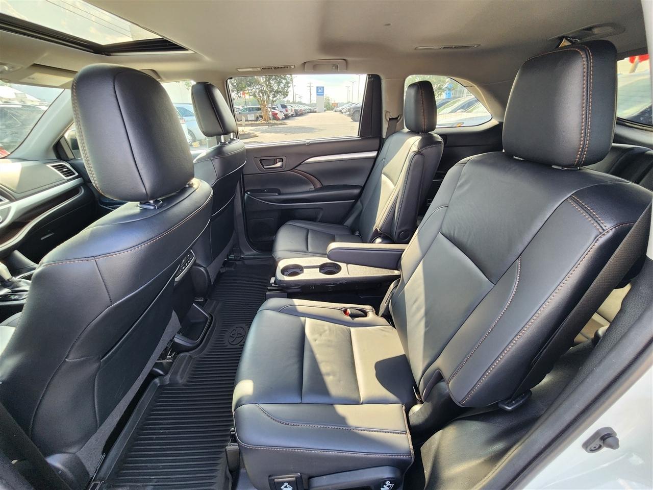 Toyota Highlander XLE AWD V6 2019
