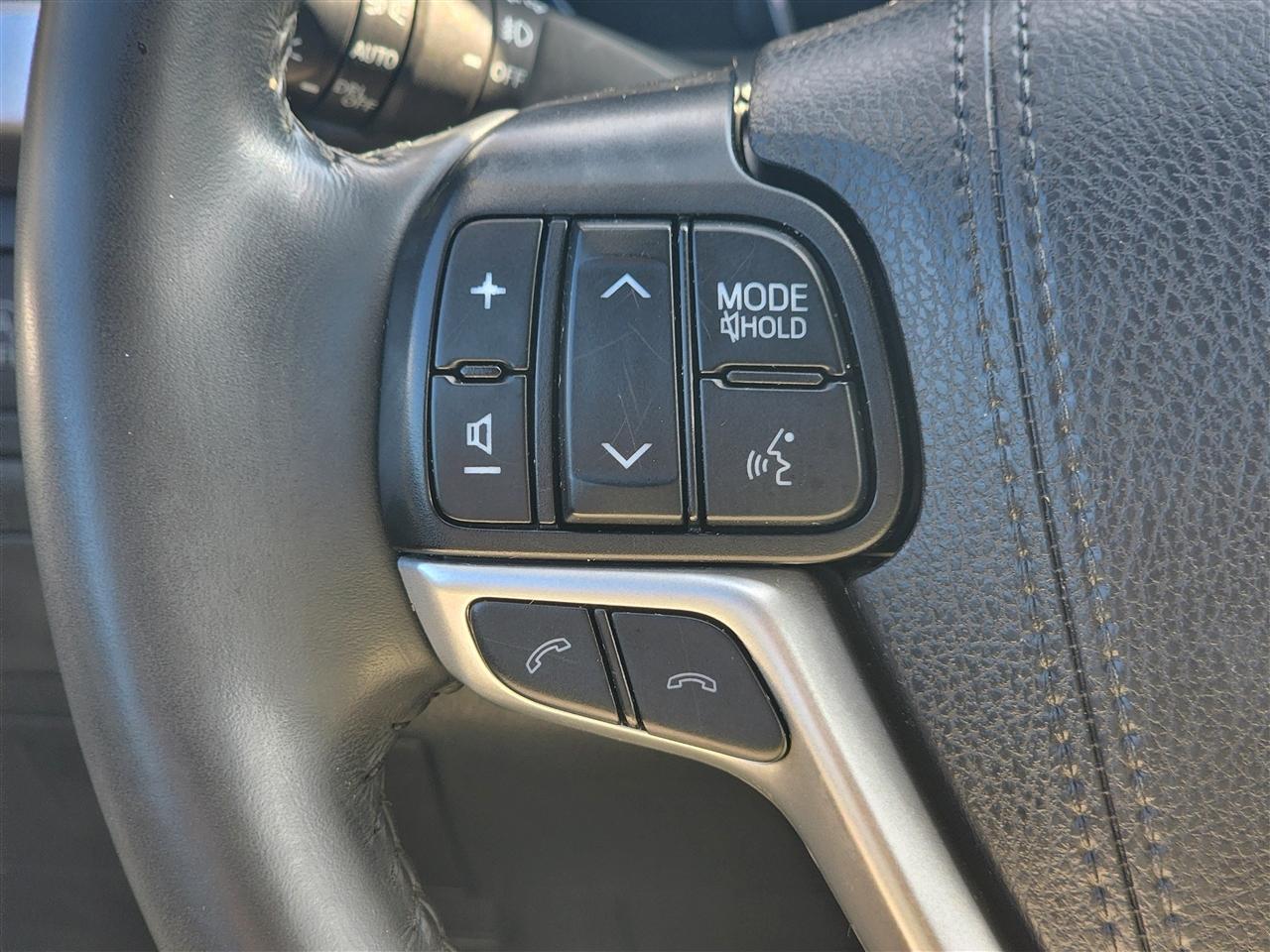Toyota Highlander XLE AWD V6 2019
