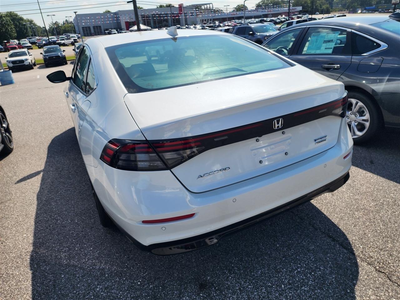 Honda Accord Touring Hybrid 2026