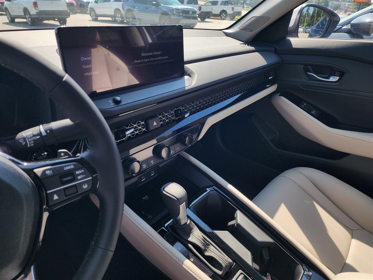 Honda Accord Touring Hybrid 2026