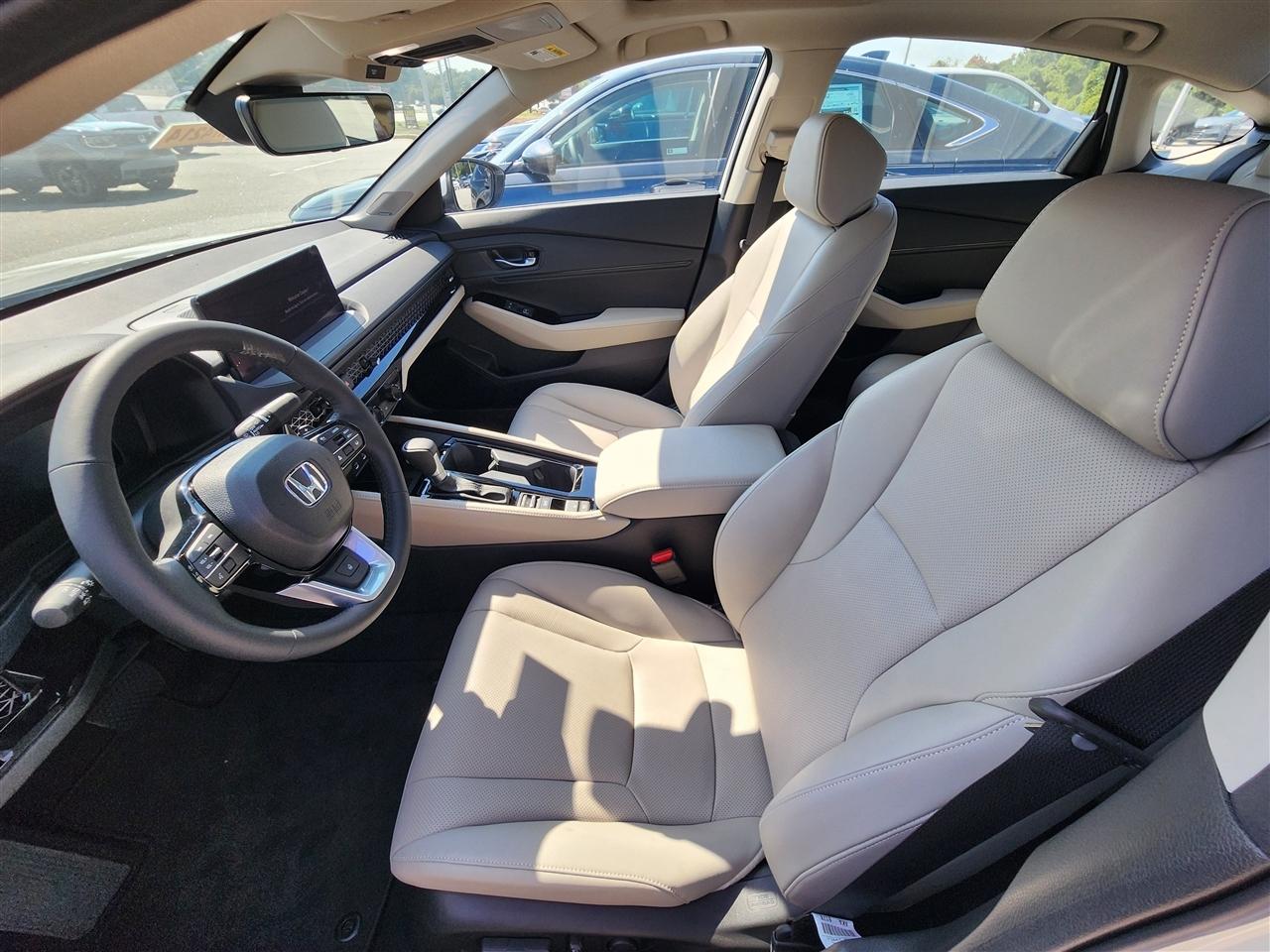 Honda Accord Touring Hybrid 2026