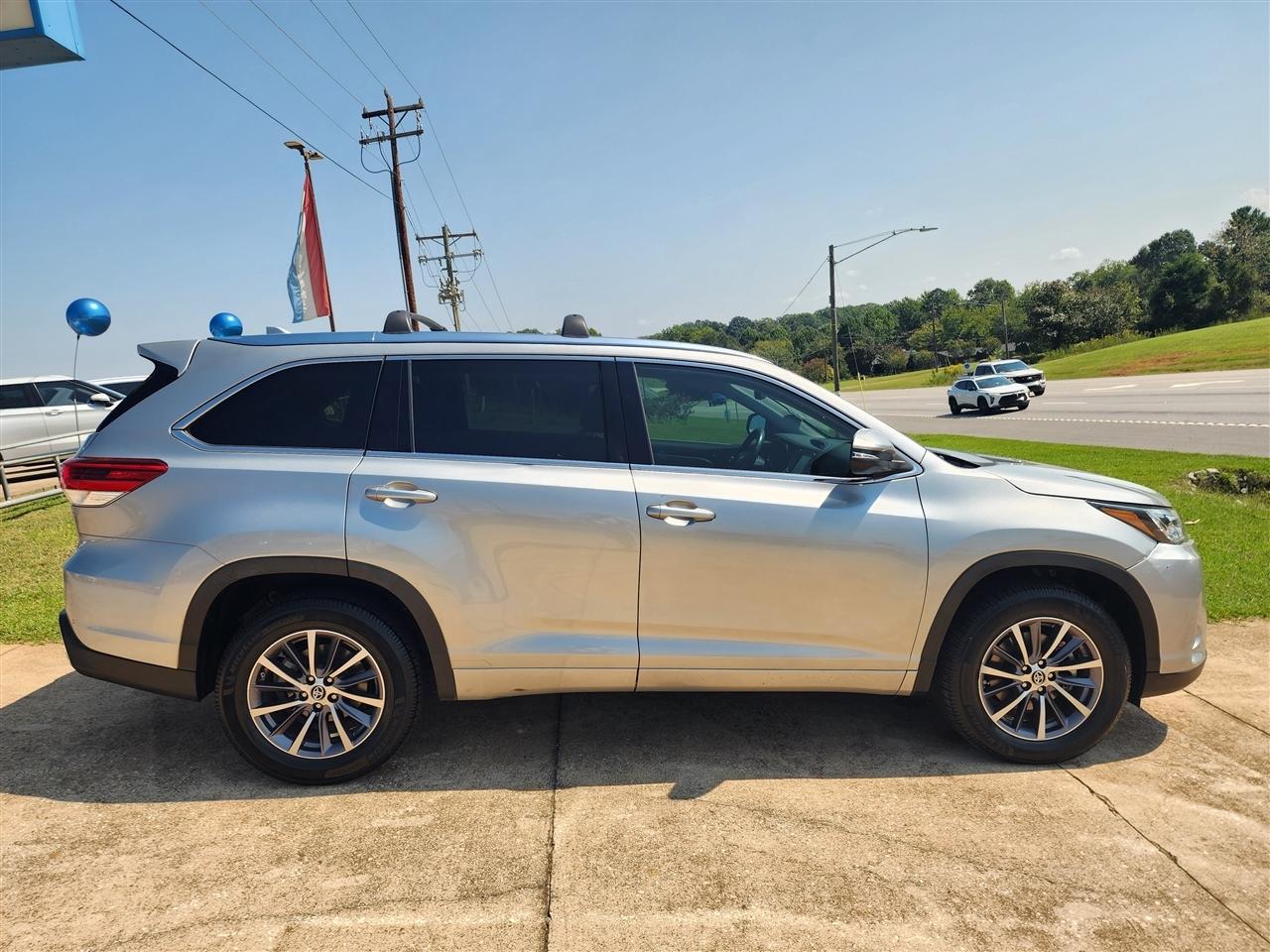 Toyota Highlander Limited FWD V6 2019