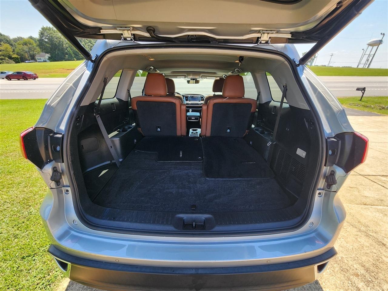 Toyota Highlander Limited FWD V6 2019