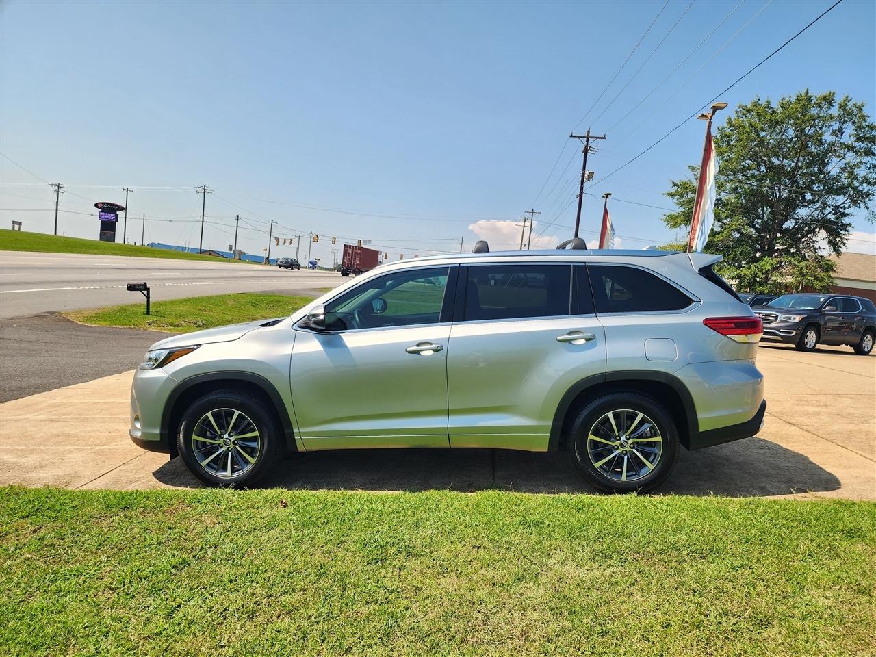 Toyota Highlander Limited FWD V6 2019