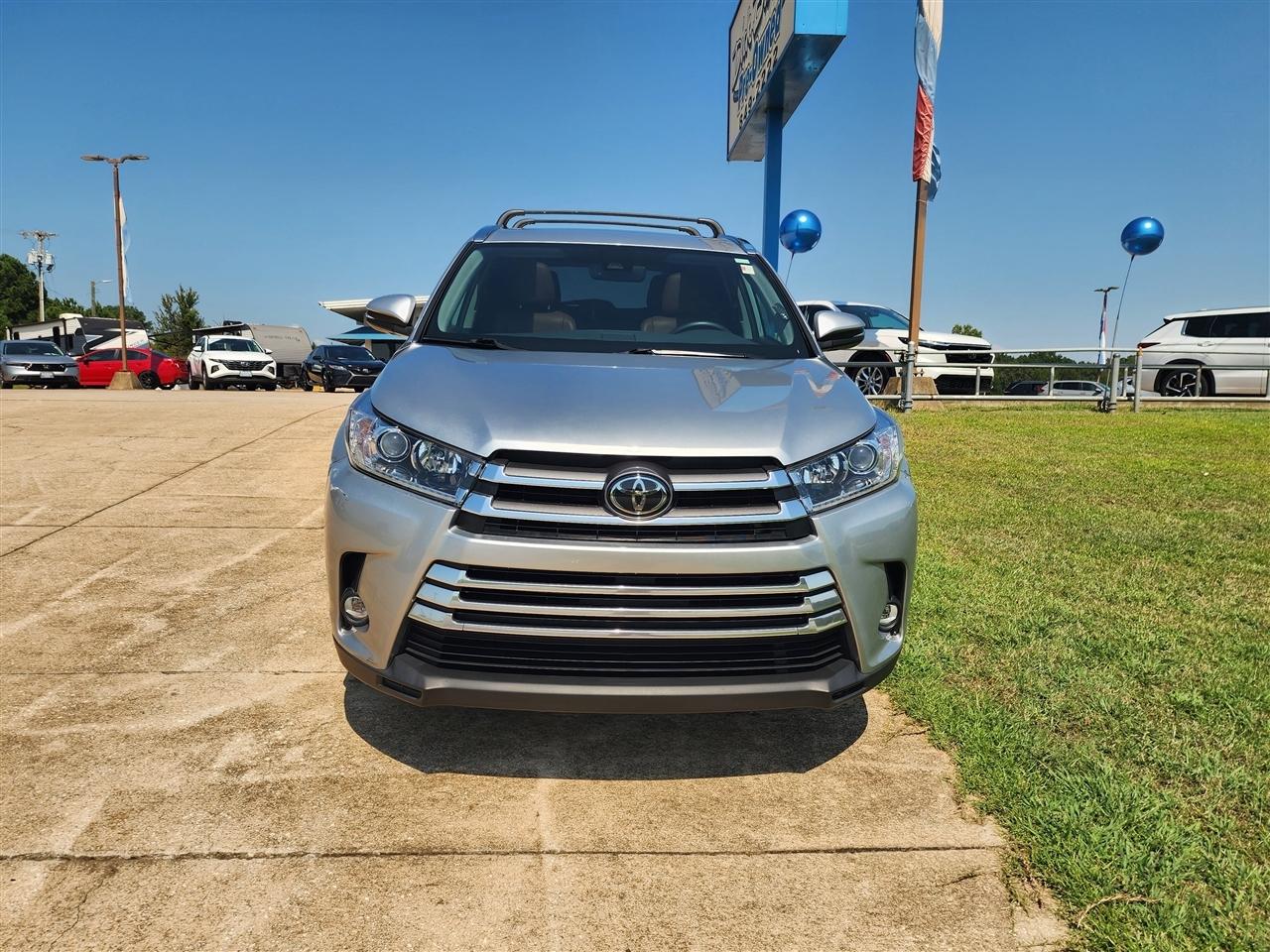 Toyota Highlander Limited FWD V6 2019