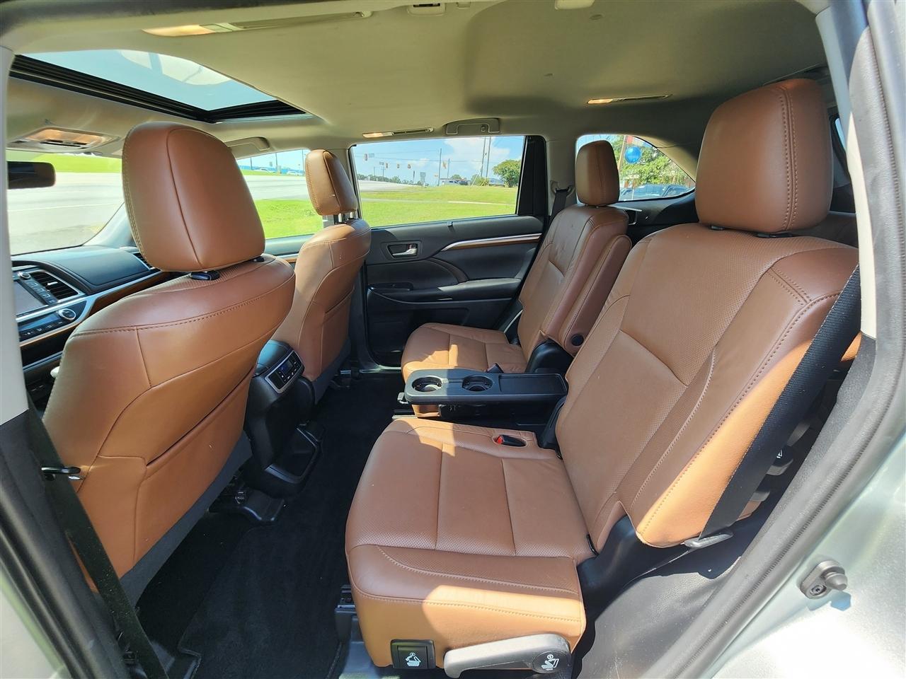 Toyota Highlander Limited FWD V6 2019