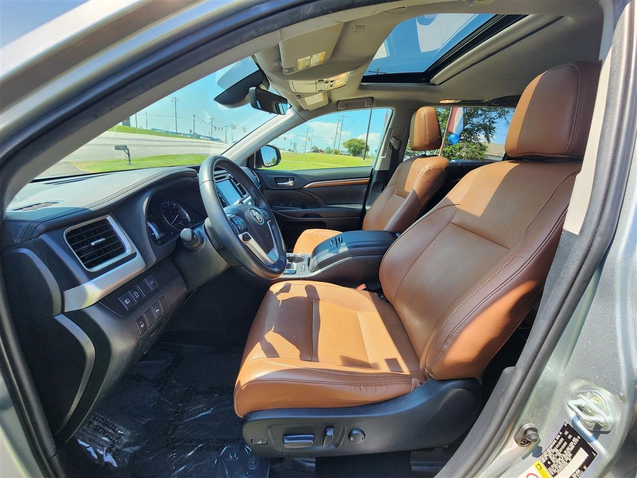 Toyota Highlander Limited FWD V6 2019